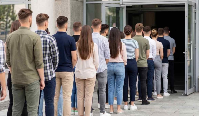 Sanayi, Lojistik ve Denizcilik Sektörlerinde Teknik Saha Pozisyonlarının Maaş Skalası Açıklandı