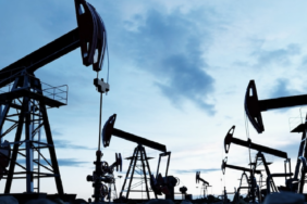 Brent Petrol Fiyatı Jeopolitik Riskler ve Düşen ABD Stoklarıyla 115 Doları Aştı